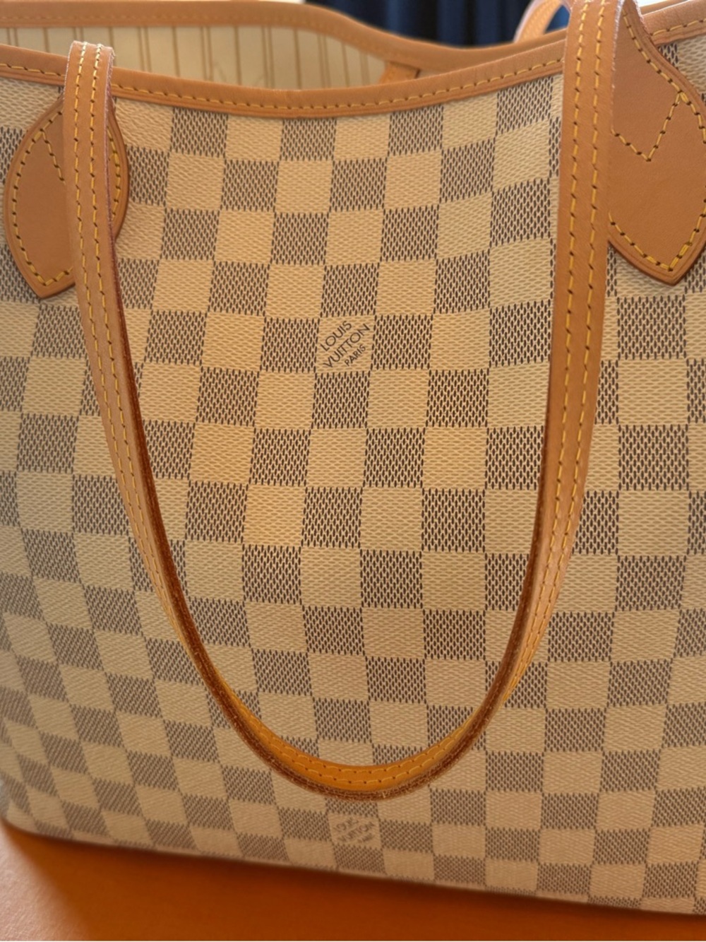 Louis Vuitton Neverfull MM Damier Azur Canvas Tote with Pouch in Beige and Tan - Picture 4 of 16